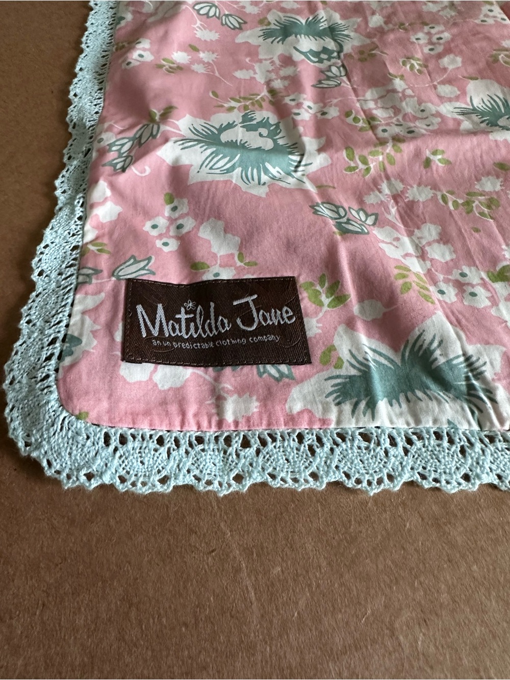 Lot of 4 Matilda Jane Pillow Cases 18 x 18 Two in packaging two out of packaging - Picture 10 of 10